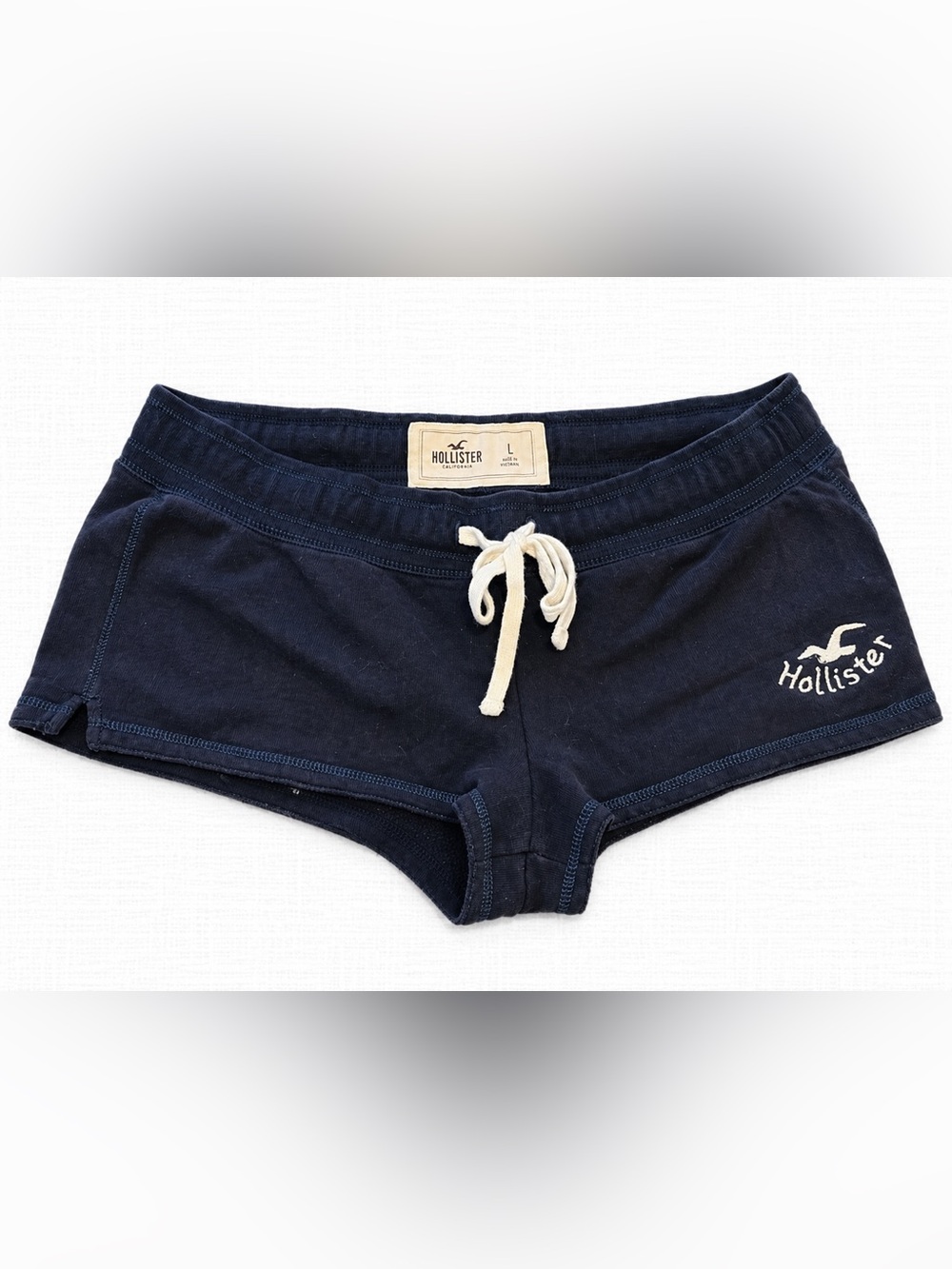 Hollister California Women’s Navy 1922 Logo Short Shorts Size L Y2K